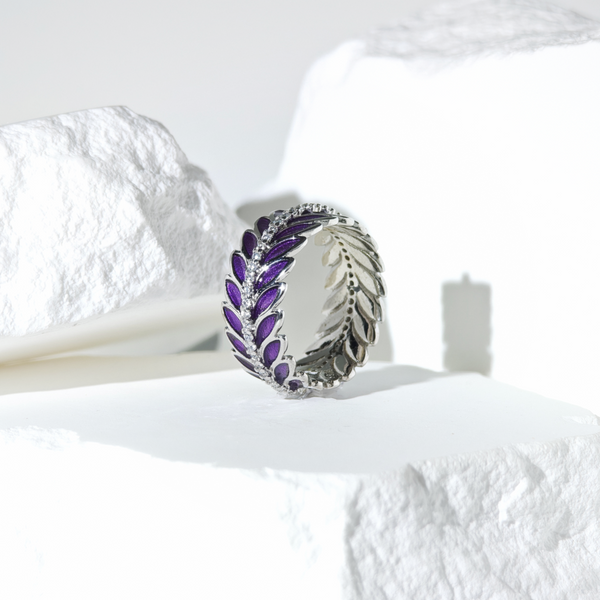 Laurel Enamel Band Ring
