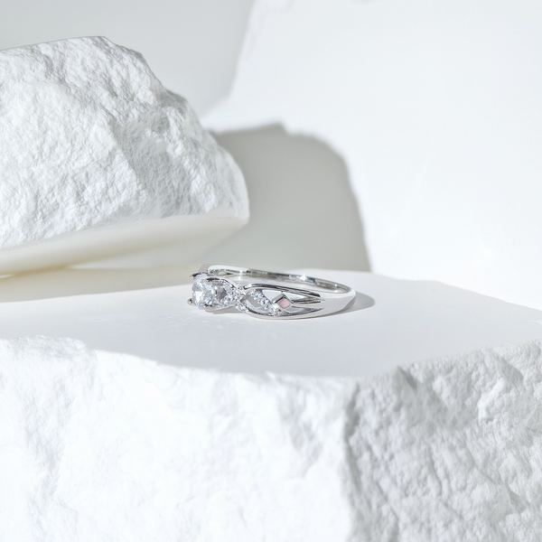 Moissanite Twisted Bloom Ring