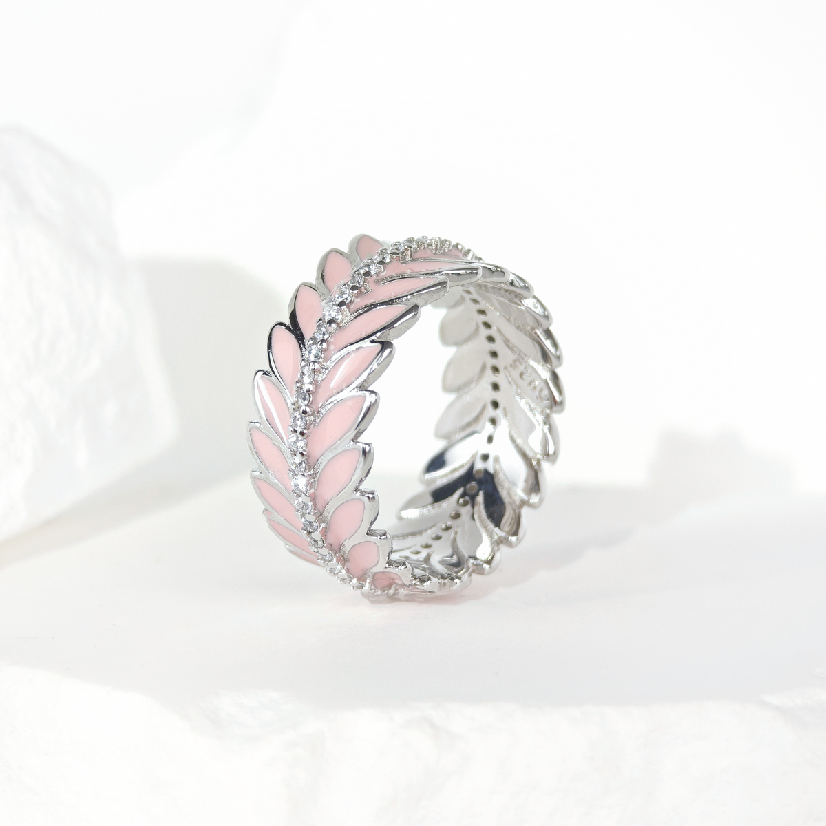 Laurel Enamel Band Ring